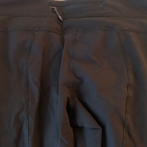 Soul Cycle Lulu Lemon Cropped black Leggings sz 6 - Picture 6 of 7